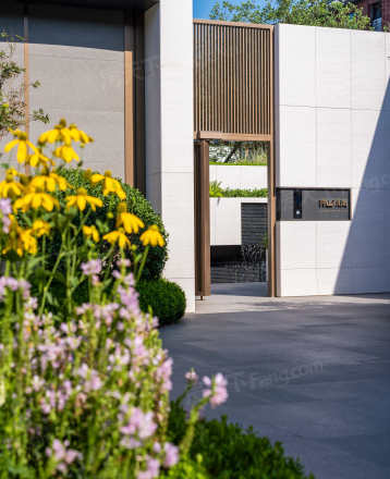 中交·伴山观岚实景图