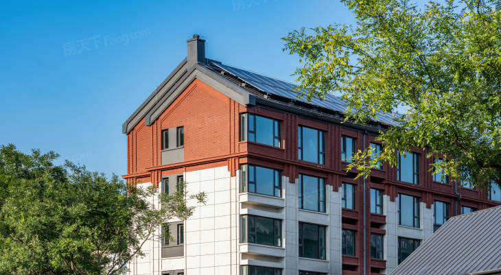 中交·伴山观岚实景图